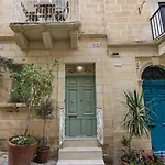 The Olive 3 - Traditional Maltese ビルグ