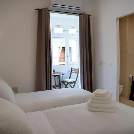 The Olive 3 - Traditional Maltese * Birgu